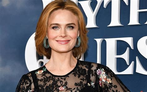 Emily Deschanel Reveals the Sweet Reason She。